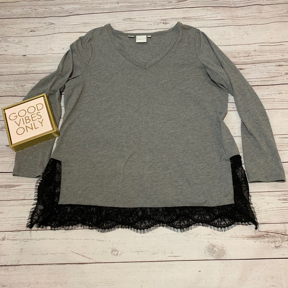 Junarose Tops - Junarose womens top size large with lace accents
